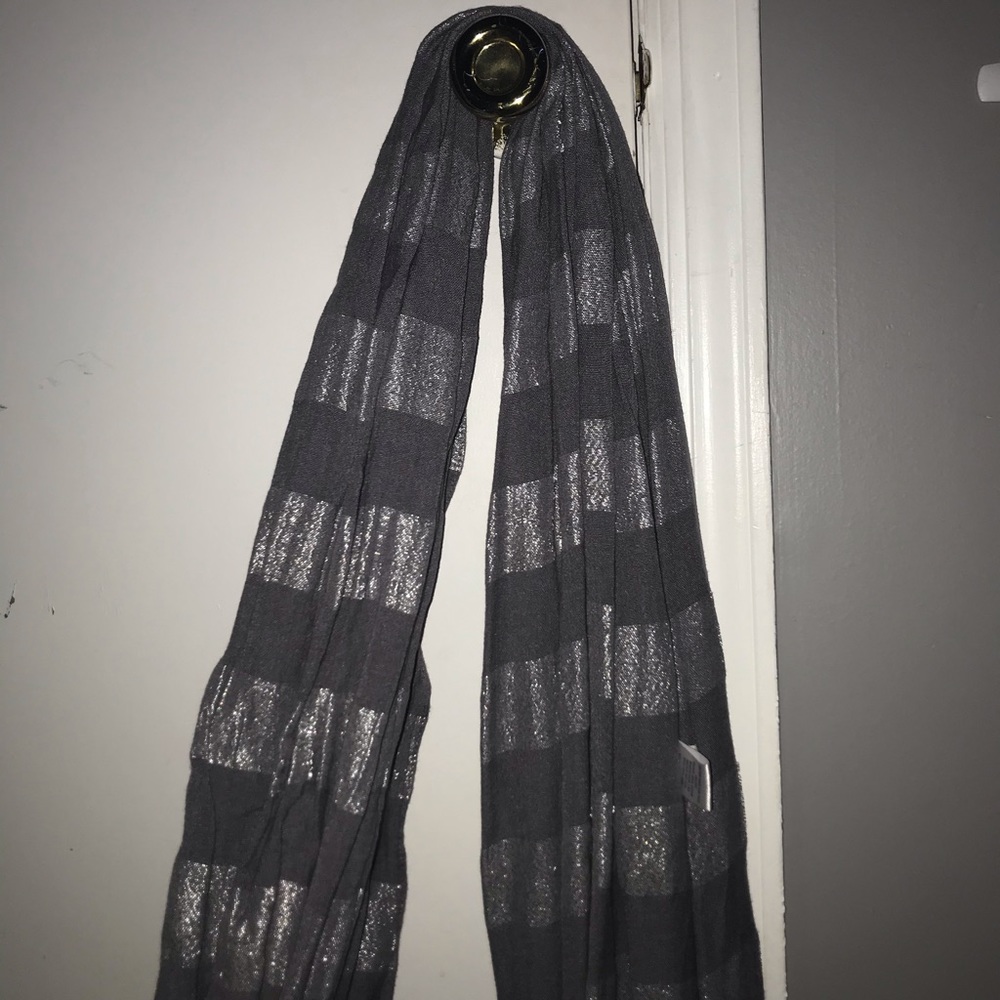 Gray Scarf - Picture 2 of 2